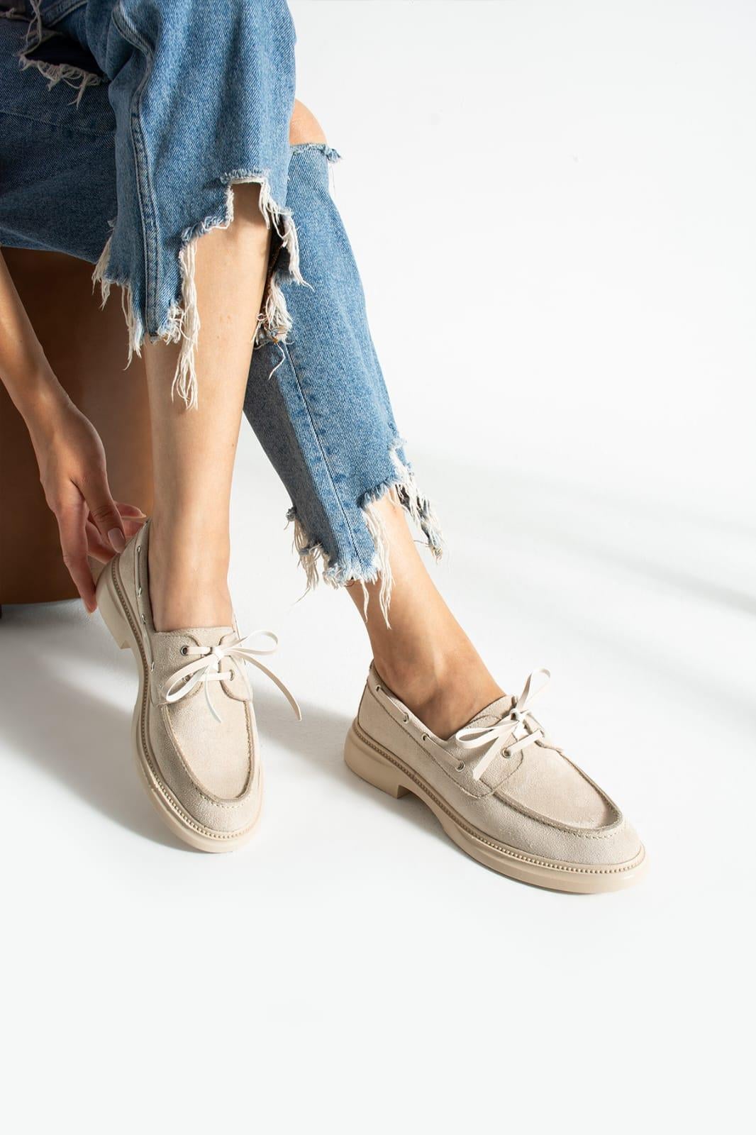 BERNARD BEJ SÜET DÜZ TABAN BAĞCIKLI KADIN BABET