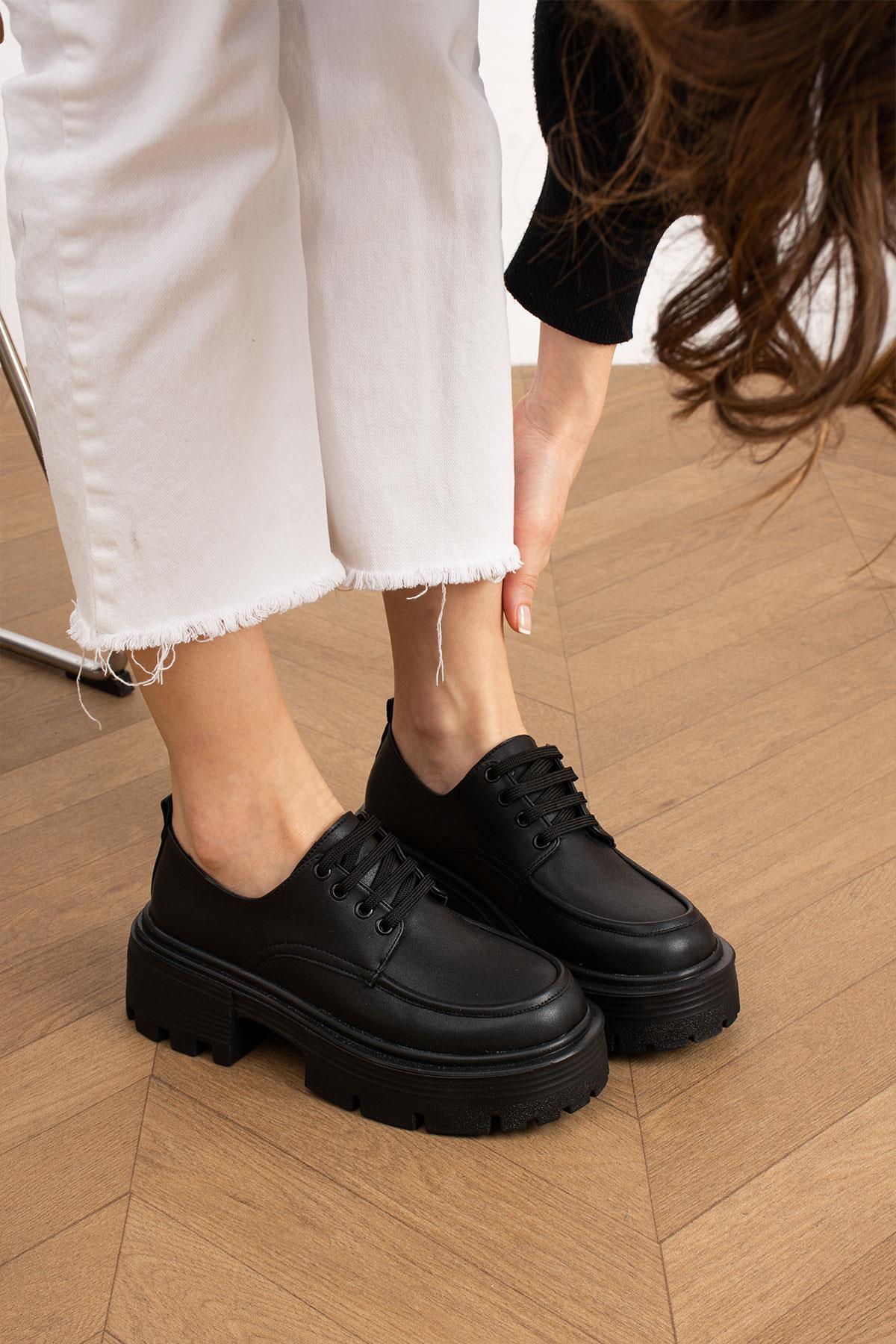 Lowell Siyah Cilt Bağlı Kadın Loafer Ayakkabı