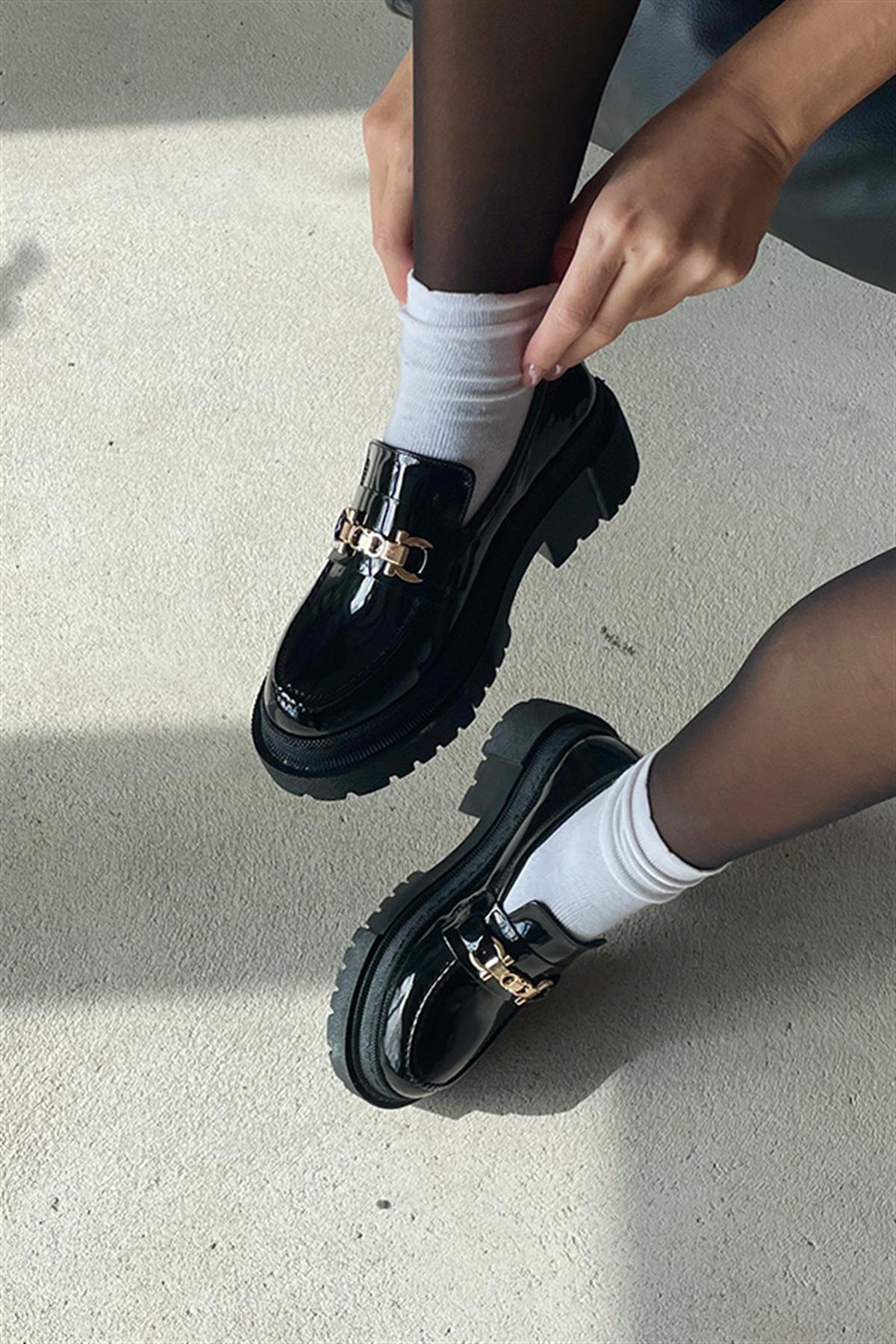 Salva Siyah Rugan Tokalı Kadın Loafer Ayakkabı | bebeqstore.com