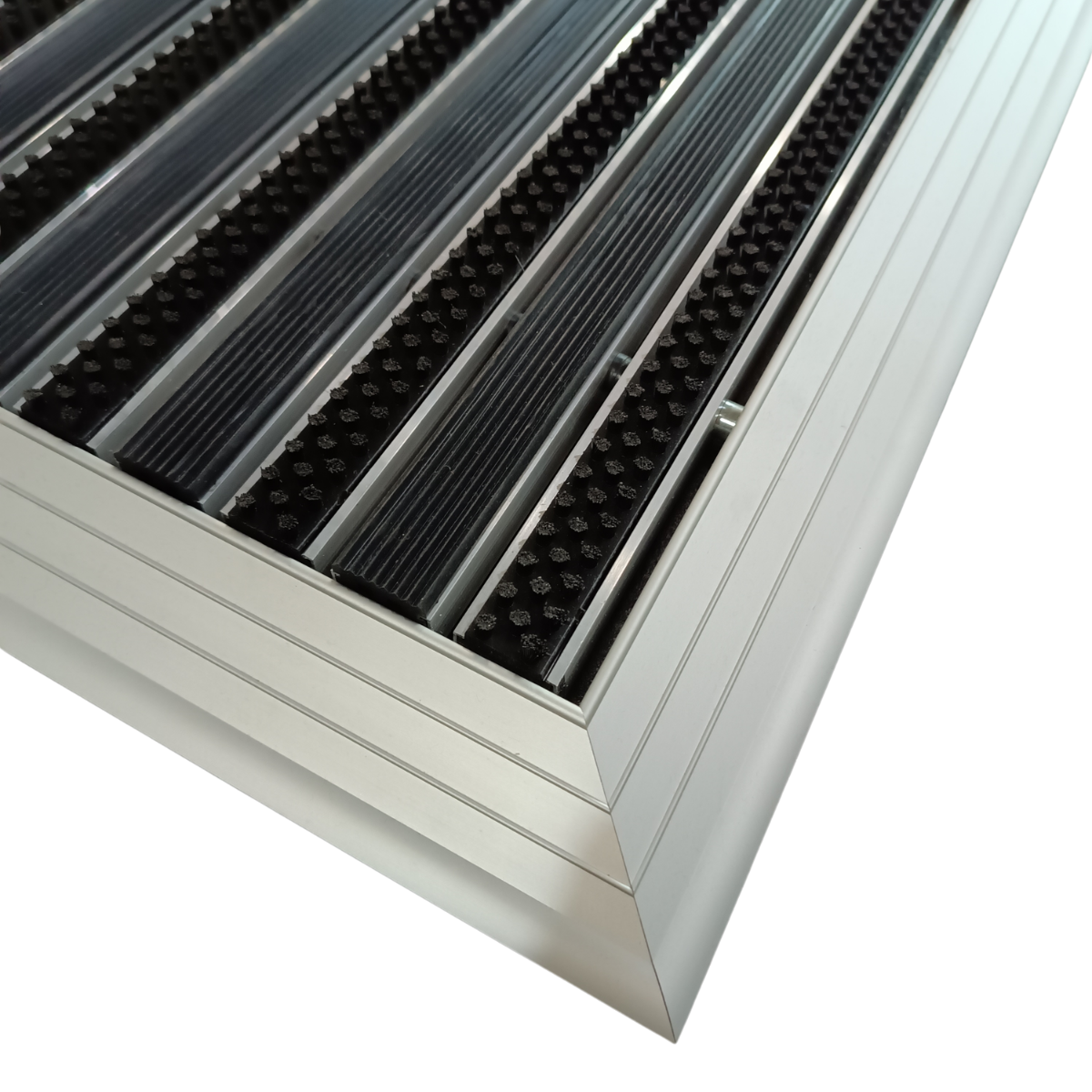 Artlines 20 mm 55X90 cm Kauçuk+Gri Yuvarlak Fırça Yüzeyli Alüminyum Paspas