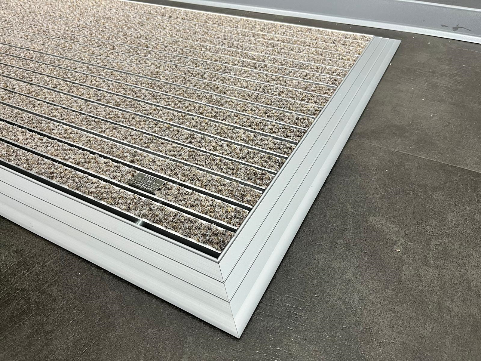 Artlines 20 mm Artnop Devetüyü Halı Yüzeyli 70x110 Alüminyum Paspas