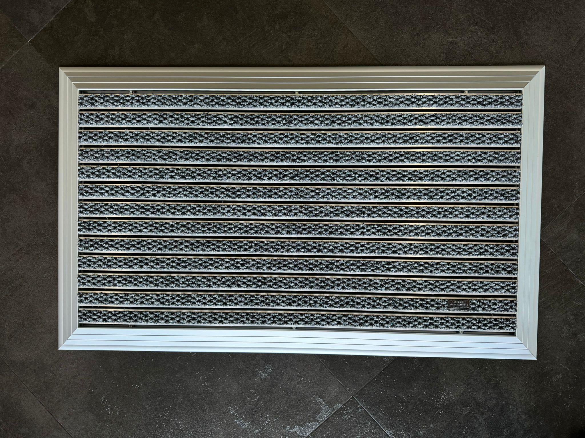 Artlines 20 mm Artnop Gri Halı Yüzeyli 55x90 Alüminyum Paspas