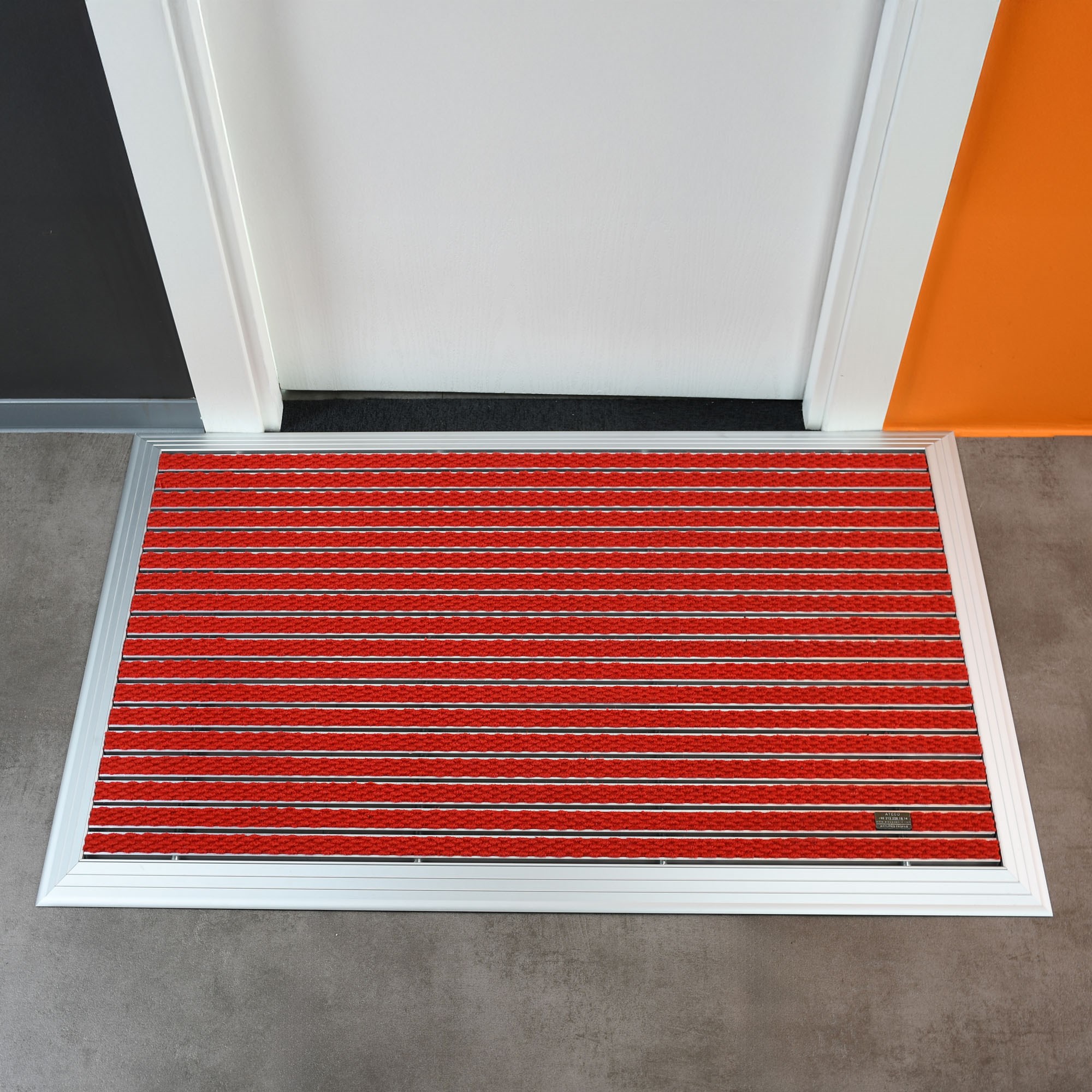 Artlines 20 mm Artnop Kırmızı Halı Yüzeyli 70x110 Alüminyum Paspas