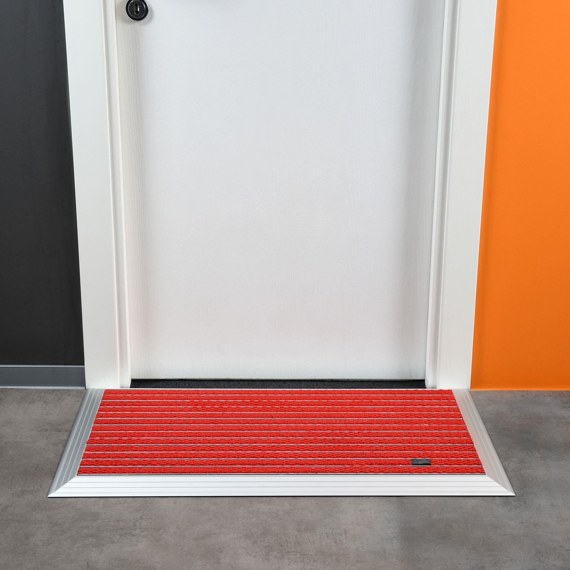 Artlines 20 mm Artnop Kırmızı Halı Yüzeyli 55x90 Alüminyum Paspas