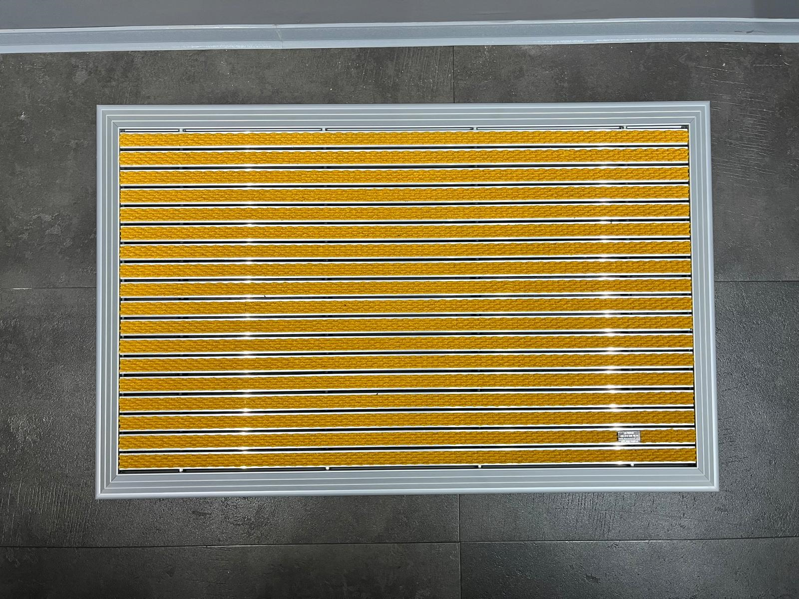 Artlines 20 mm Artnop Sarı Halı Yüzeyli 70x110 Alüminyum Paspas
