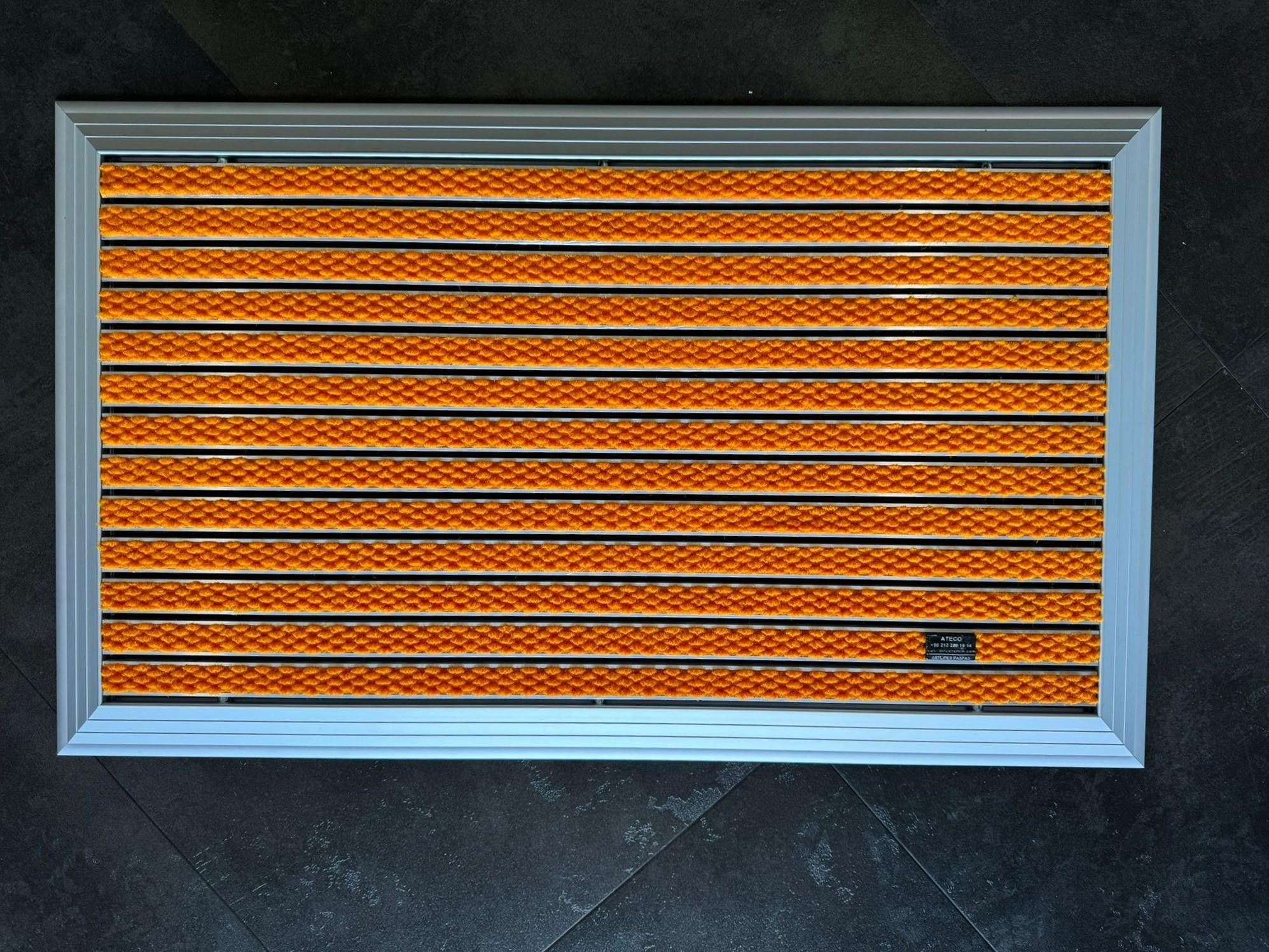 Artlines 20 mm Artnop Turuncu Halı Yüzeyli 55x90 Alüminyum Paspas