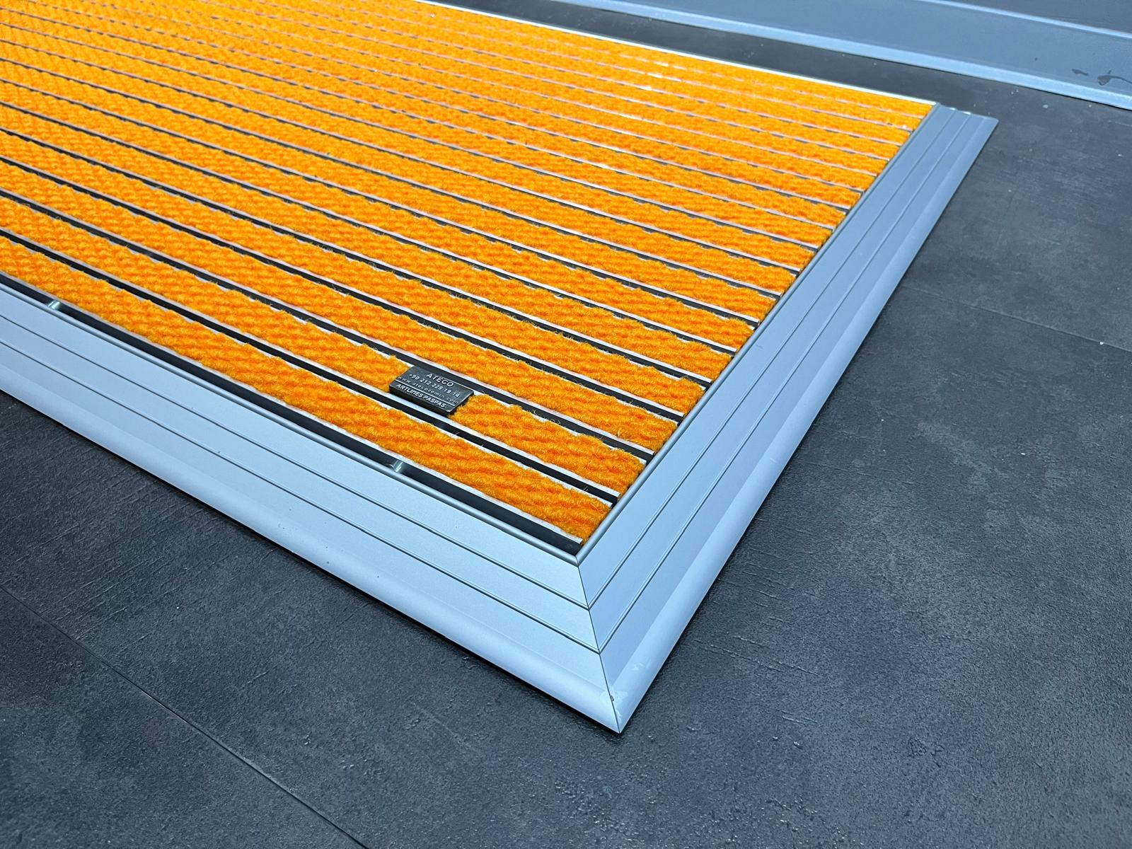 Artlines 20 mm Artnop Turuncu Halı Yüzeyli 70x110 Alüminyum Paspas