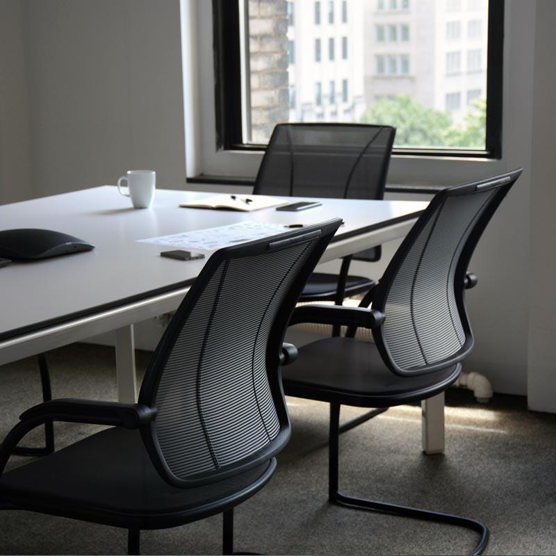 Diffrient Occasional Liberty Siyah Bekleme Koltuğu