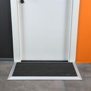 Artlines 20 mm 55x90 Velur Halı Yüzeyli Alüminyum Paspas