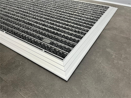 Artlines 20 mm Artnop Antrasit Halı Yüzeyli 70x110 Alüminyum Paspas