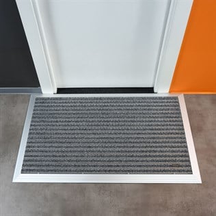 Artlines 20 mm Artnop Gri Halı Yüzeyli 70x110 Alüminyum Paspas