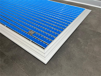 Artlines 20 mm Artnop Mavi Halı Yüzeyli 70x110 Alüminyum Paspas