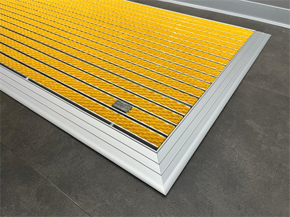 Artlines 20 mm Artnop Sarı Halı Yüzeyli 70x110 Alüminyum Paspas