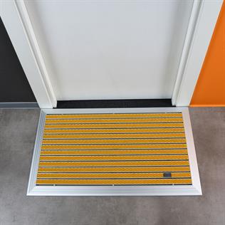 Artlines 20 mm Artnop Sarı Halı Yüzeyli 55x90 Alüminyum Paspas