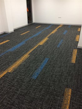 Avenue 08 Plank Halı