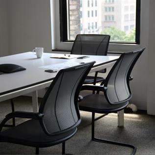 Diffrient Occasional Liberty Siyah Bekleme Koltuğu