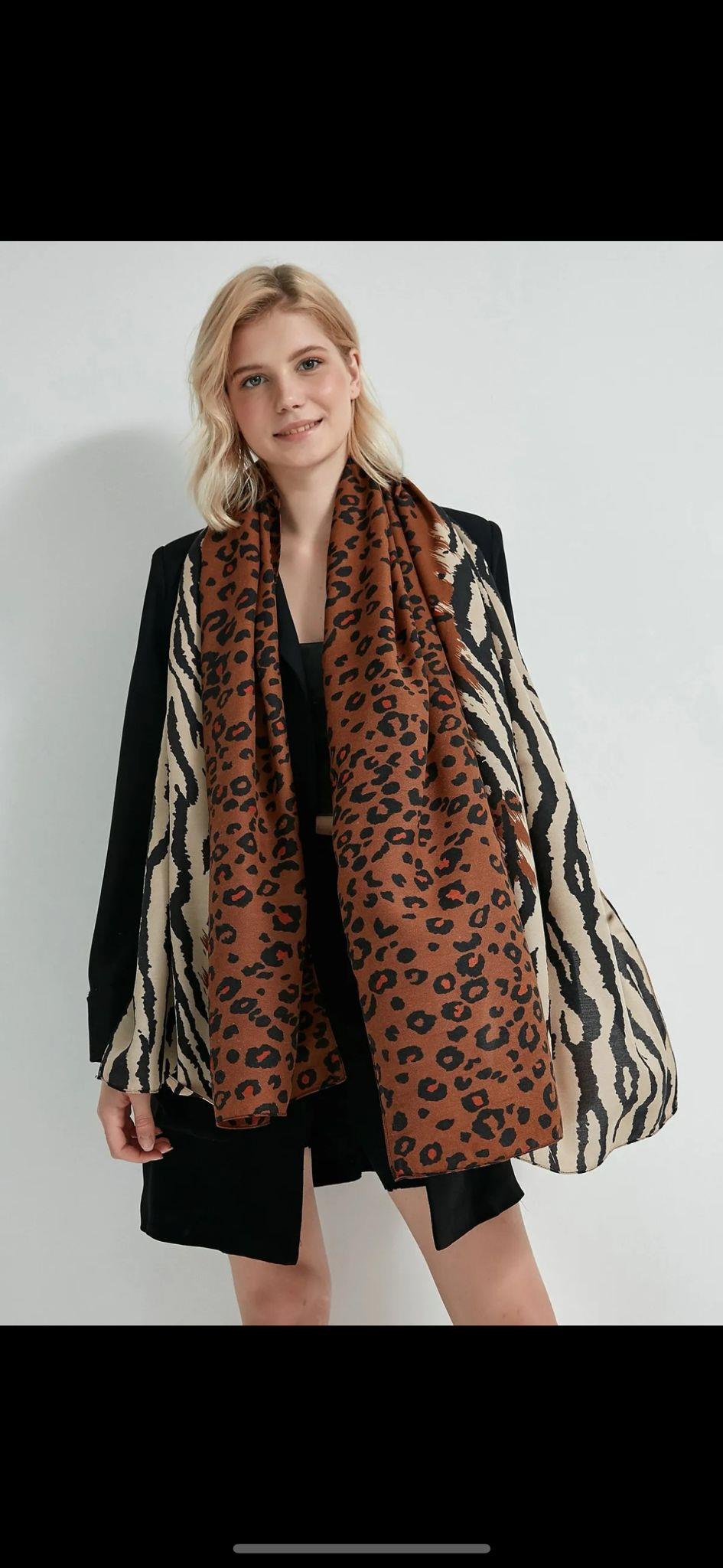 Aksesuar13130  Leopar Zebra Desenli  Kahverengi Şal