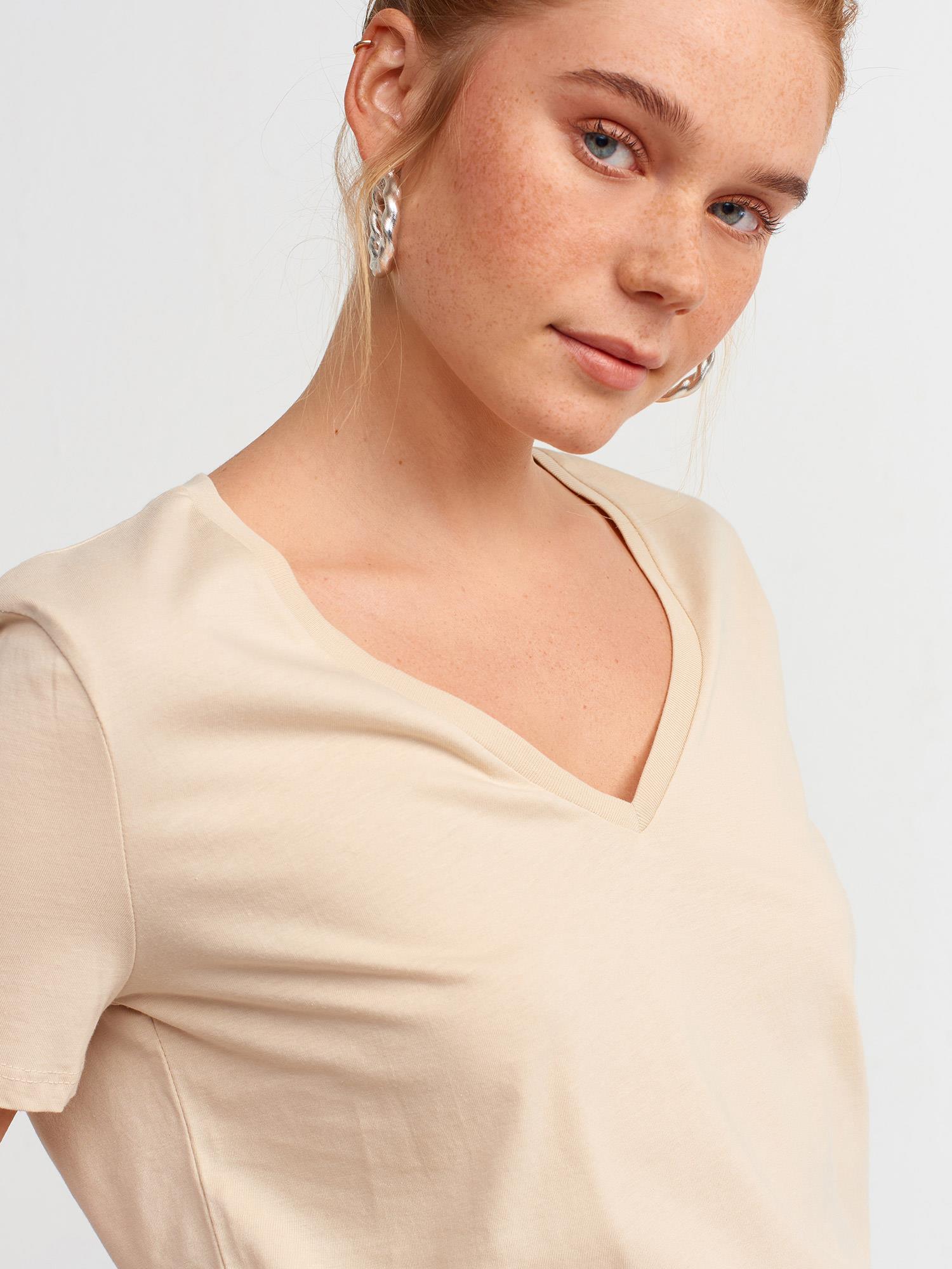 T-Shirt3470 V Yaka Basic T-Shirt Bej