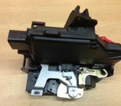 KAPI KİLİT MEKANİZMASI ÖN SAĞ AUDI A4 05-08