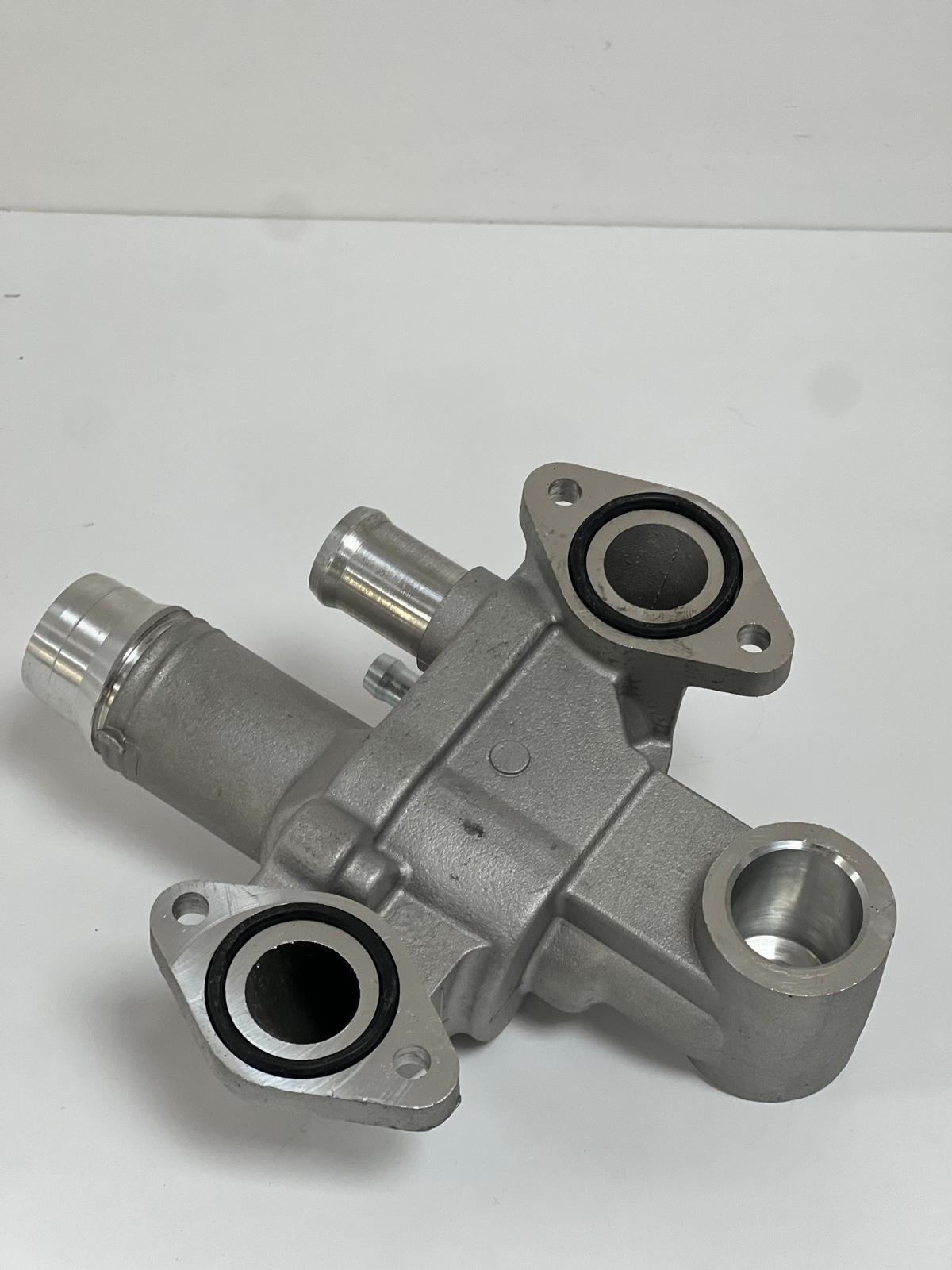 TERMOSTAT SU ÇIKIŞ BORUSU ALİMİNYUM 2.7-3.0 LAND ROVER RANGE ROVER IV-SPORT  04-14