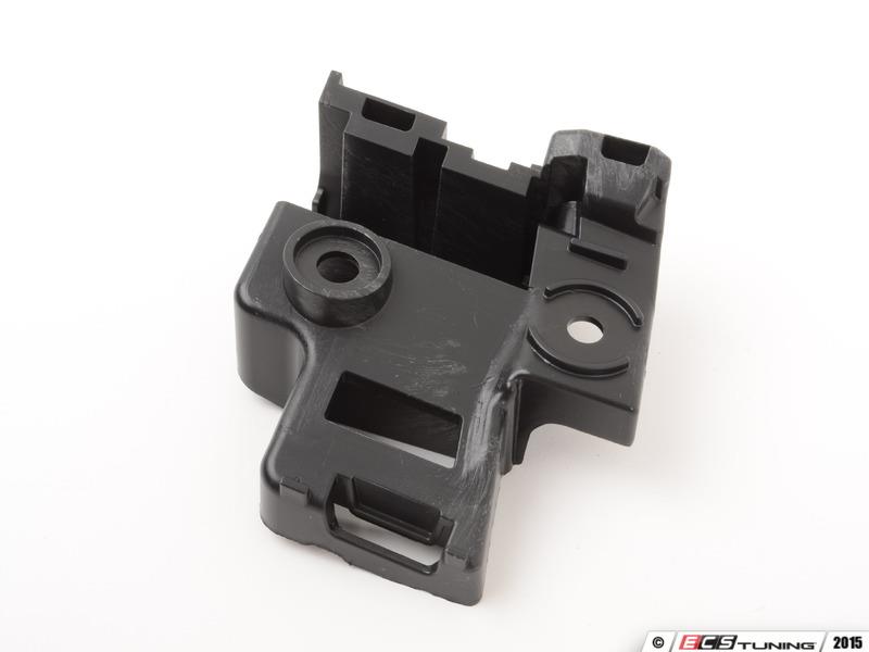 ARKA TAMPON BRAKETİ SAĞ GOLF 6 2008-