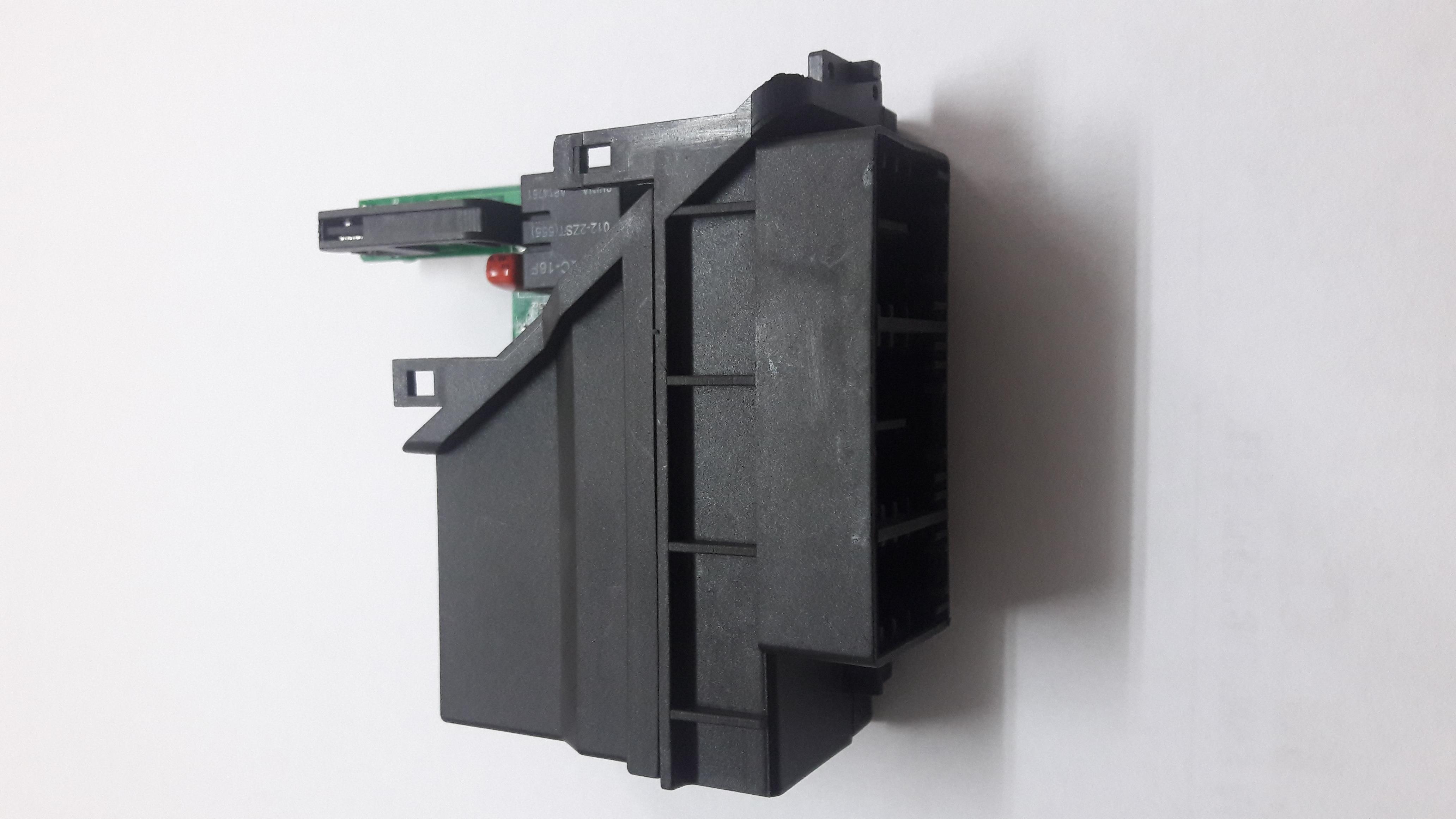 CAM MOTOR KARTI SAĞ T5 2004 >>