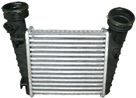 INTERKOL RADYATÖRÜ AWT PASSAT 5 1.8T 2000-2005