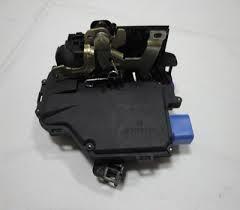 KAPI KİLİDİ ARKA SAĞ GOLF 5 - JETTA/CADDY/OCTAVİA  2005-10