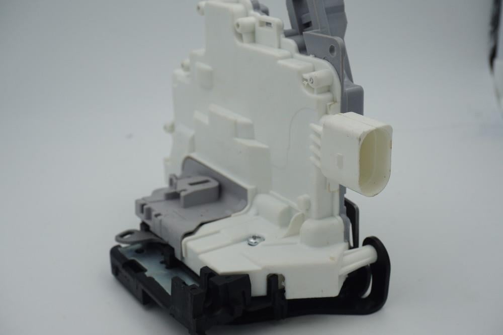 KAPI KILIDI MOTORLU SAG ON VOLKSWAGEN PASSAT 2005-2012 TIGUAN 2007-2016/ AUDI A4 - Q7 2006-2015/ SKODA SUPERB 2010-2015 3C1837016A