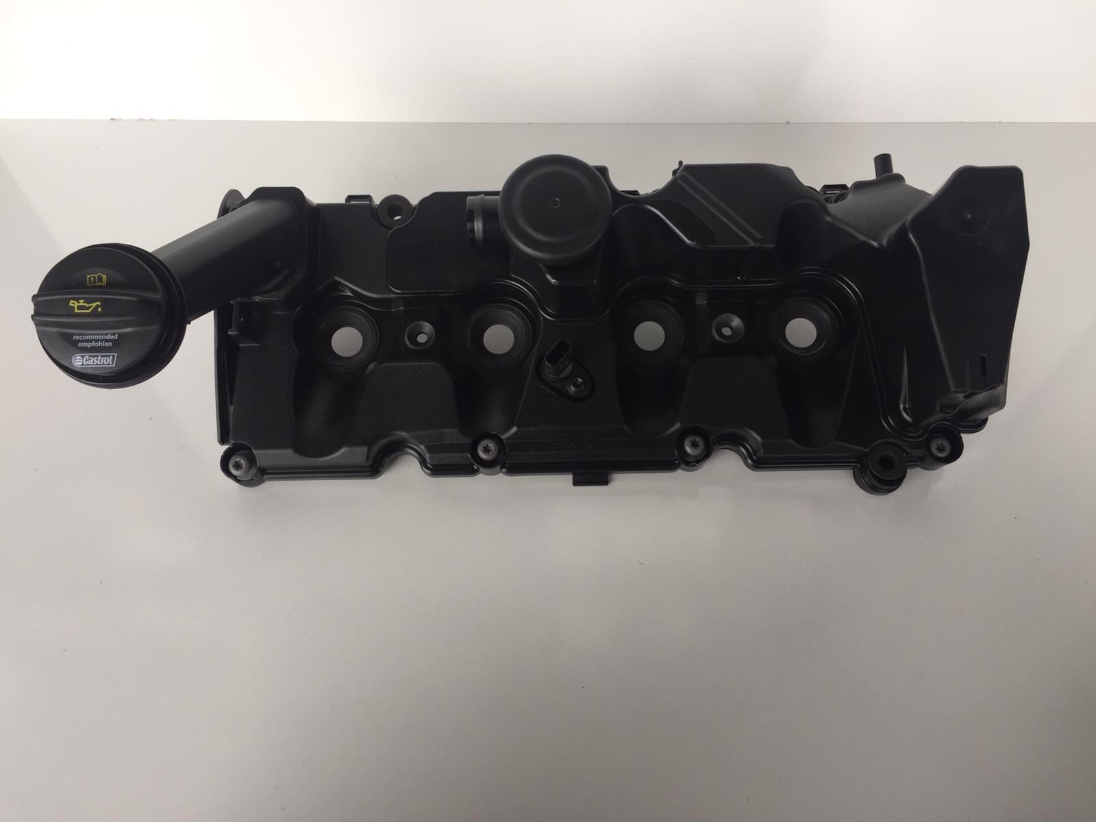 KÜLBÜTÖR ÜST KAPAK CRAFTER 2017=>2.0 TDI DAUA-DAUB-DAVA-DASA-DASB 04L103469B 04L103469E 04L103469F
