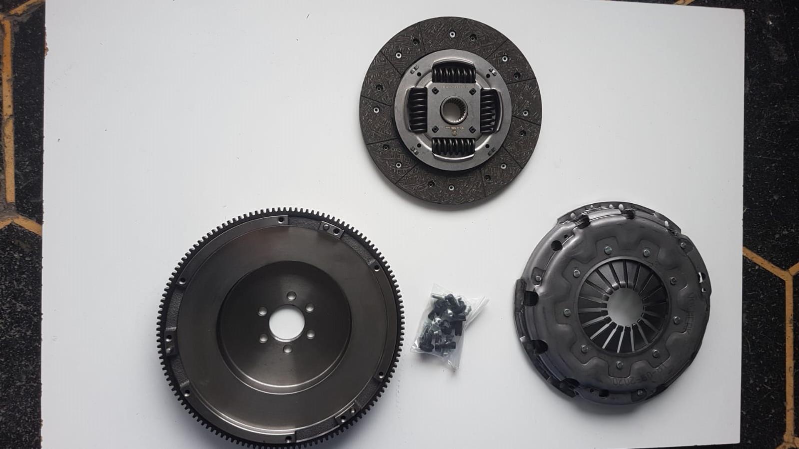 SABIT VOLANTLI KIT VOLANT+BASKI+BALATA T6 CAAA-CAAB-CAAC-CAAE-CCHA-CAAE-CCHB 2,0 TDİ 415054010 + 624351709 + 510017710 03L141015B 600032100