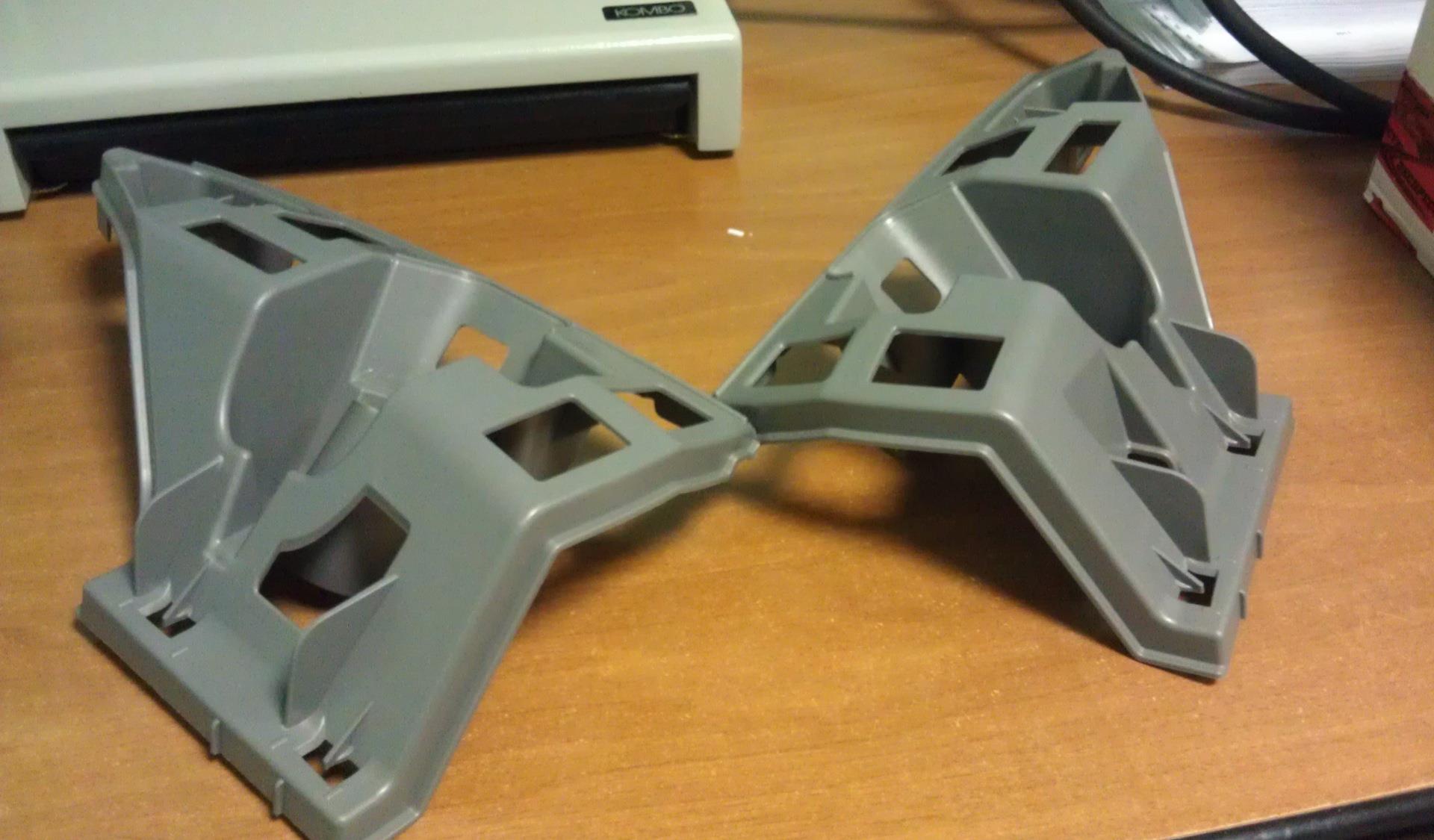 TAMPON BAĞLANTI BRAKETİ ÖN L FABIA-ROOMSTER 11-15