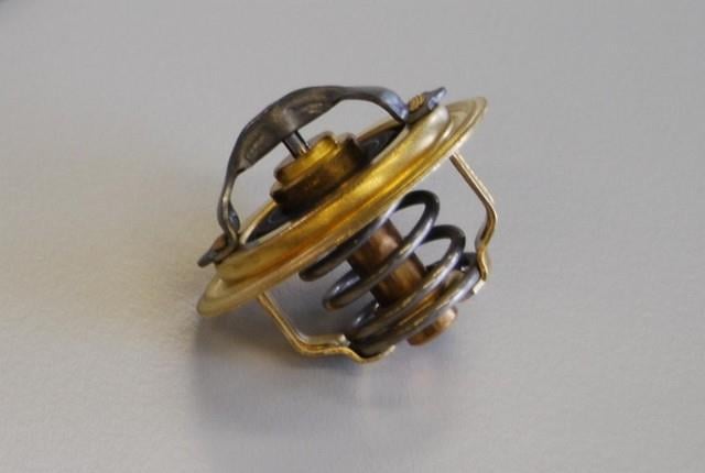 TERMOSTAT POLO-GOLF6-JETTA-PASSAT-A3 CAYB-CAYC 1,6 TDİ 10- TI 225 92D / TH46992G1 03L121114B 03L121121E