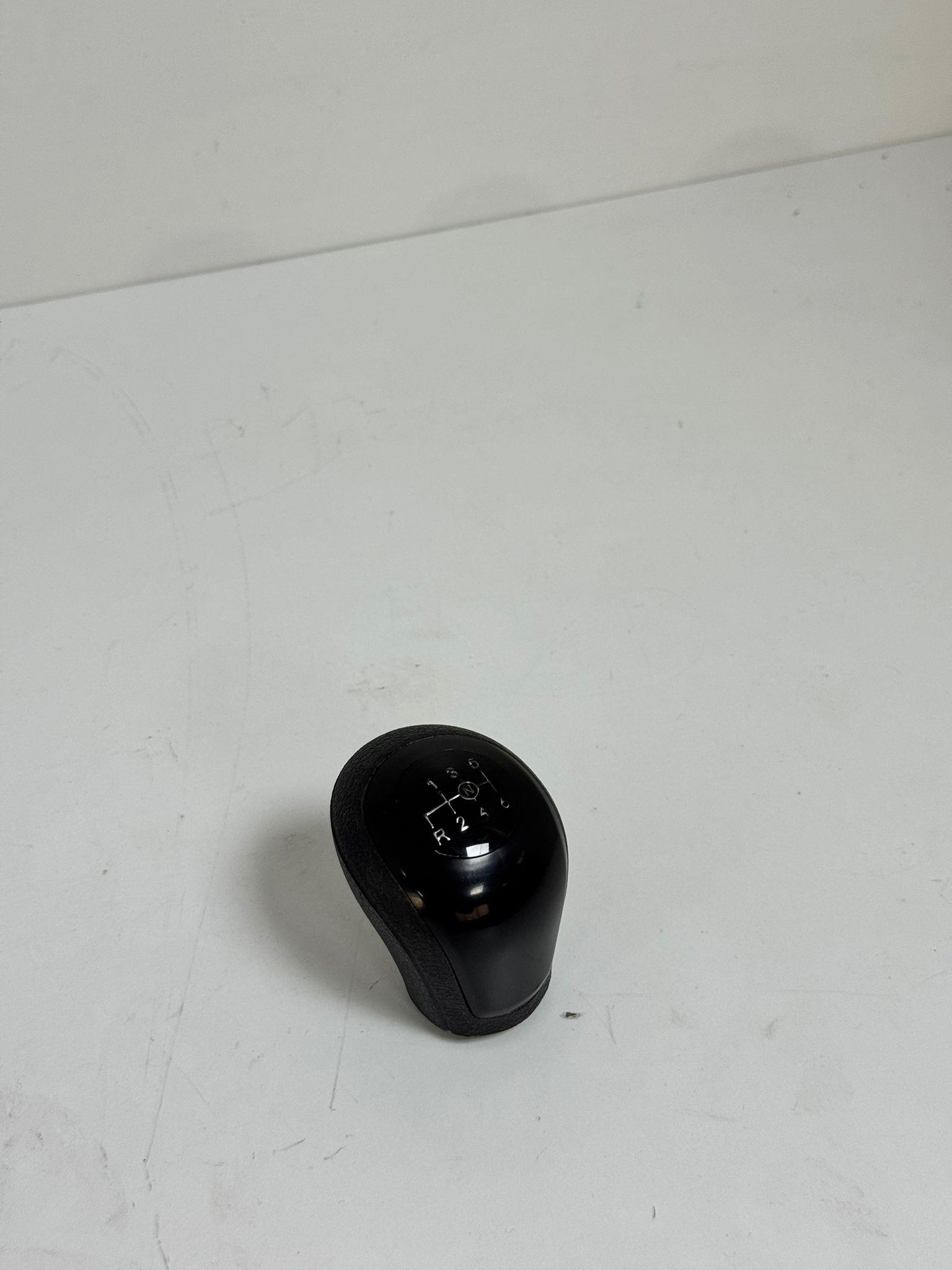 VİTES TOPUZU SPRİNTER W907- 6 VİTES (SİYAH KAPAK)