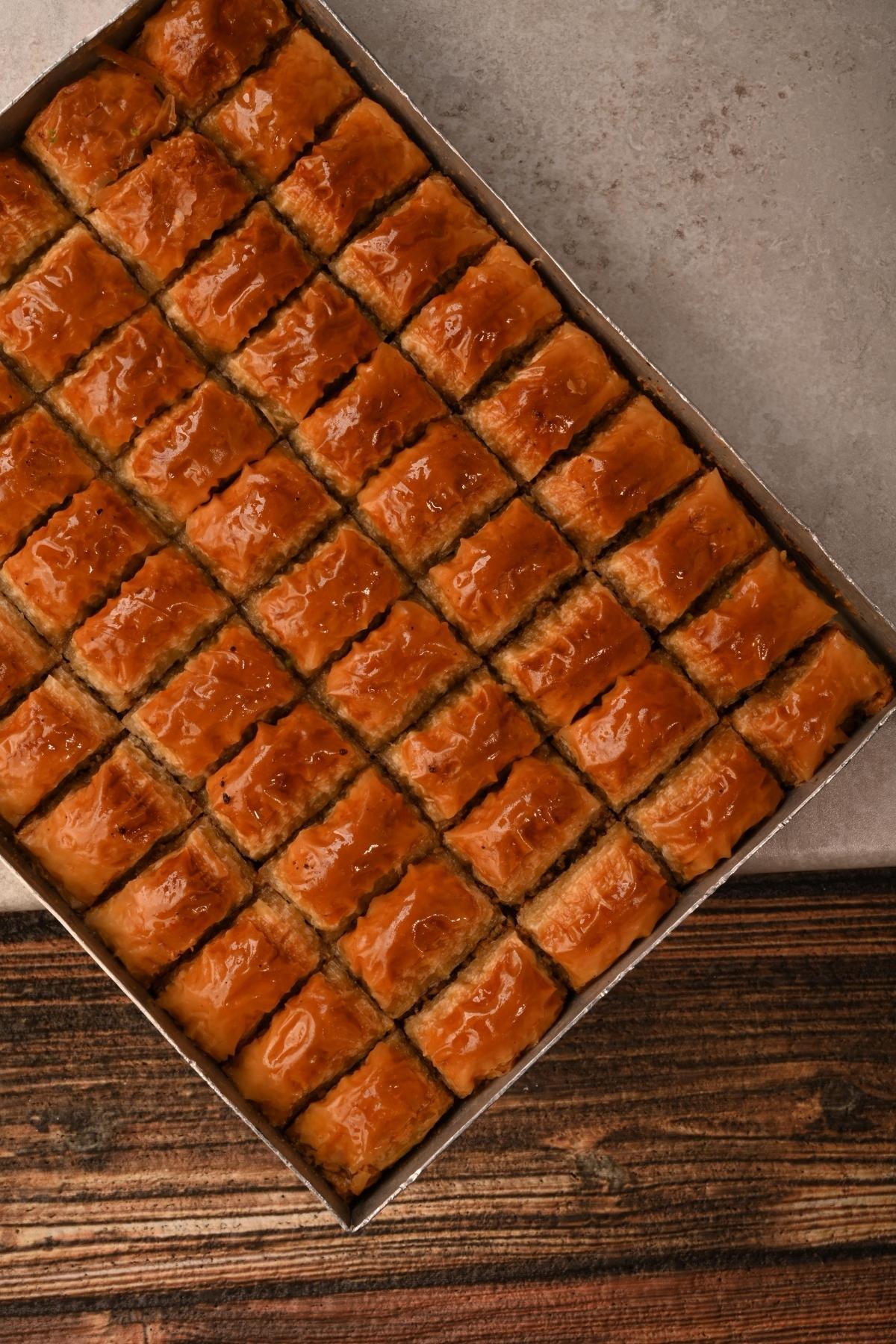 Tepsiyle Cevizli Baklava