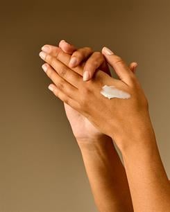 Covered In Roses / El Kremi