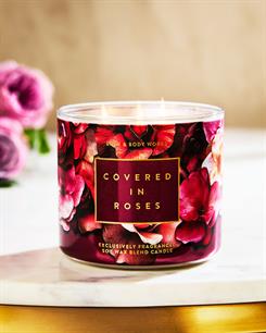 Covered In Roses / Büyük Mum