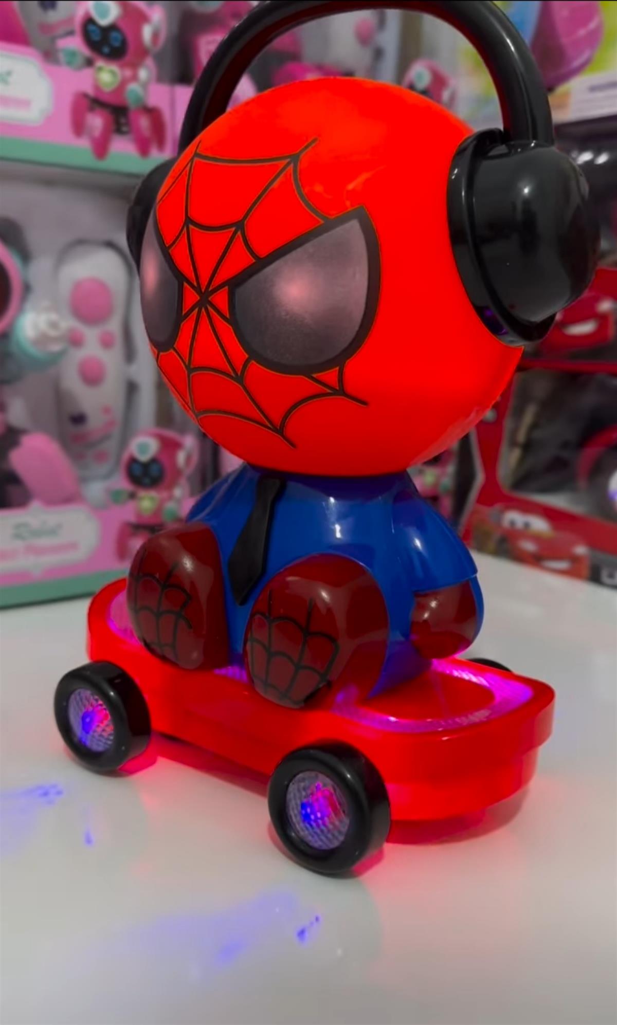 Kulaklık Takan Havalı Kaykaycı Spiderman Oyuncak
