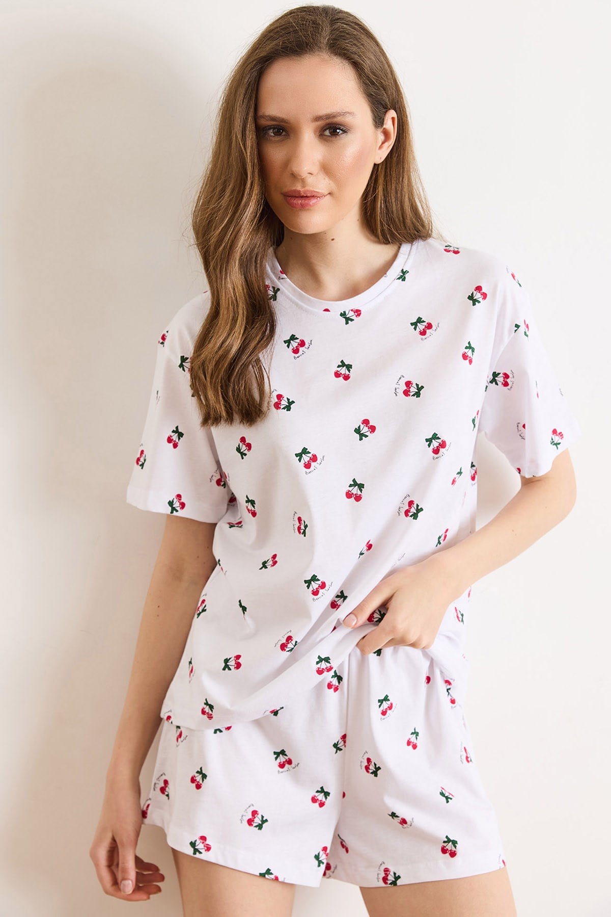 %100 Pamuk Şortlu Pijama Takım Kiraz Beyaz