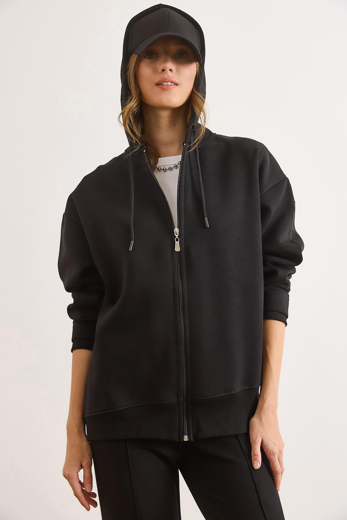Asimetrik Ribanalı Manşet Detaylı Oversize Sweatshirt Siyah