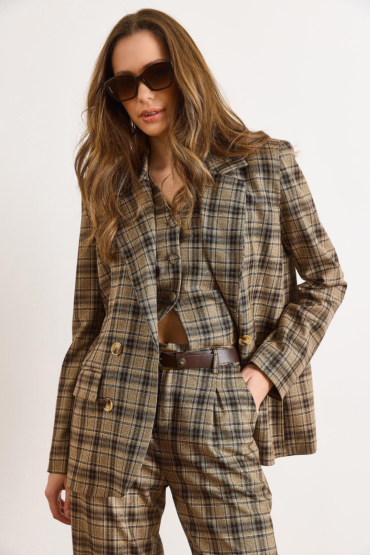 Astarlı Cepli Ekose Blazer Ceket Camel