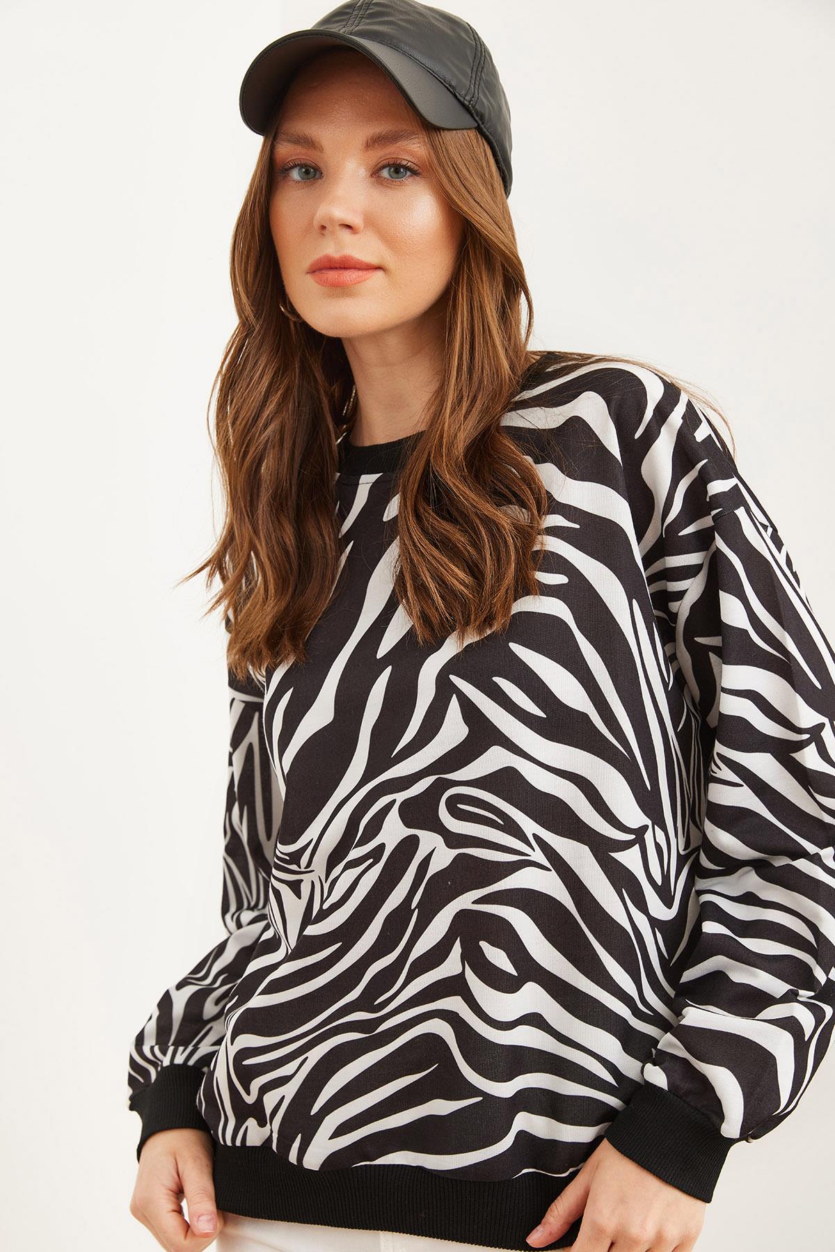 Basic Yumuşak Dokulu Salaş Sweatshirt Zebra