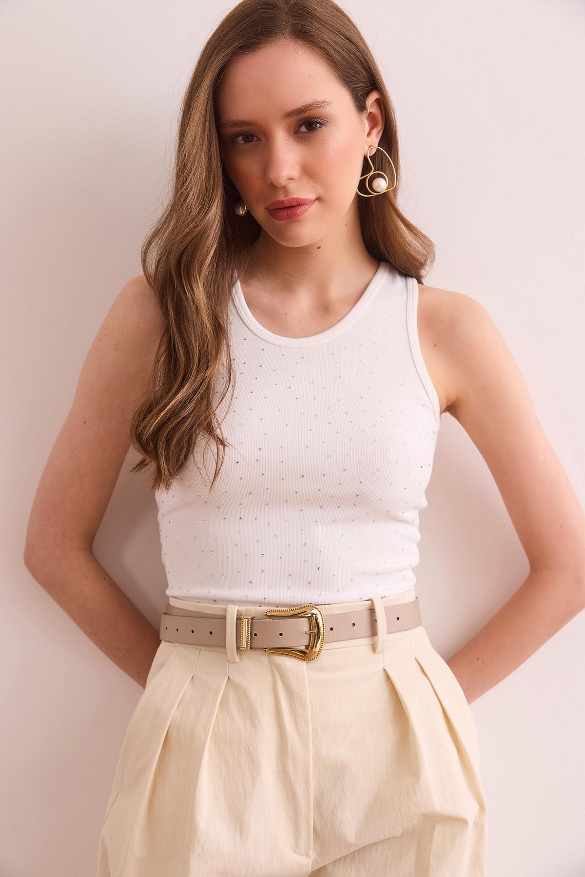 Baskı Taşlı İnce Fitilli Crop Bluz Beyaz