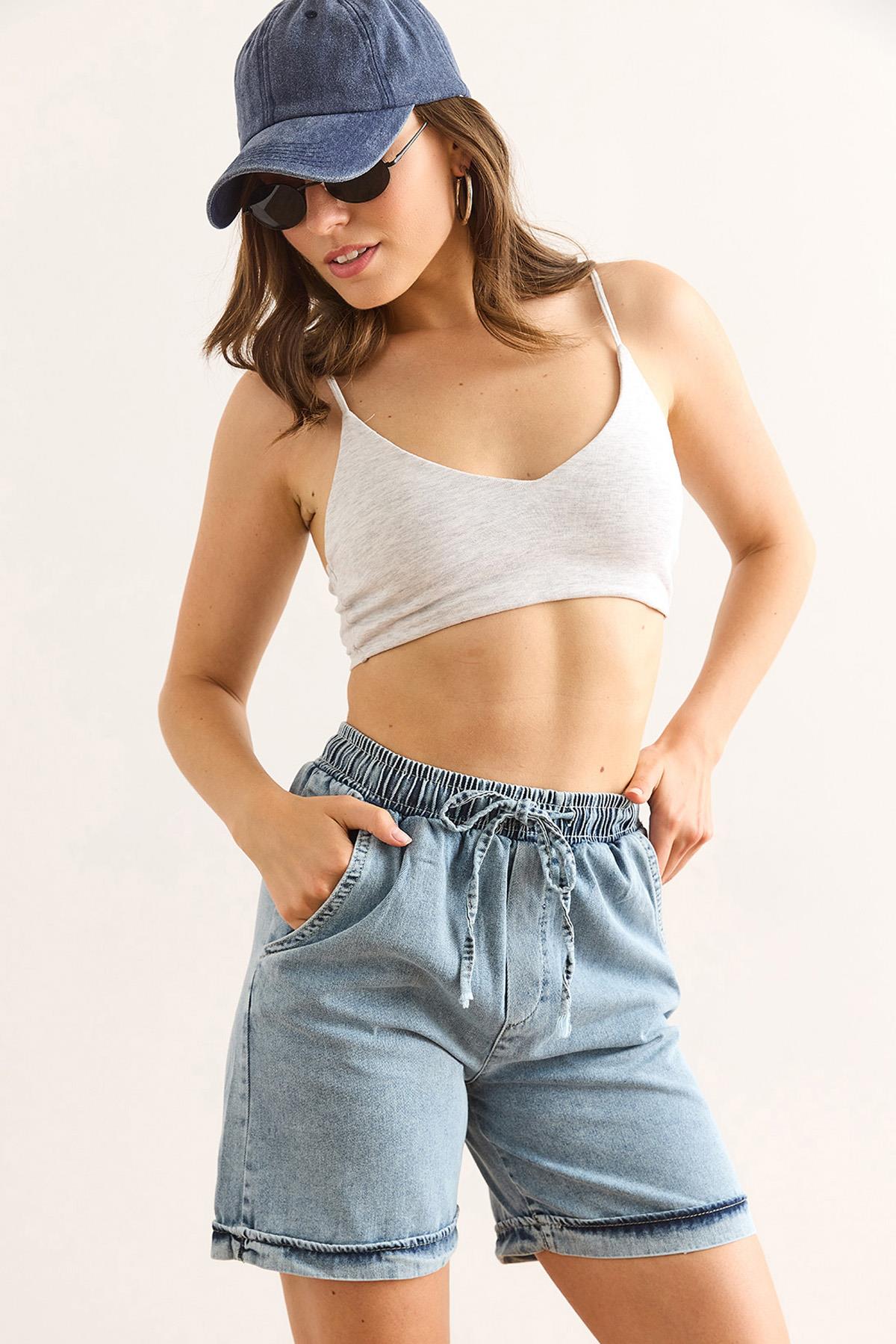 Beli Lastikli Cepli Yıkamalı Pamuk Denim Şort Mavi