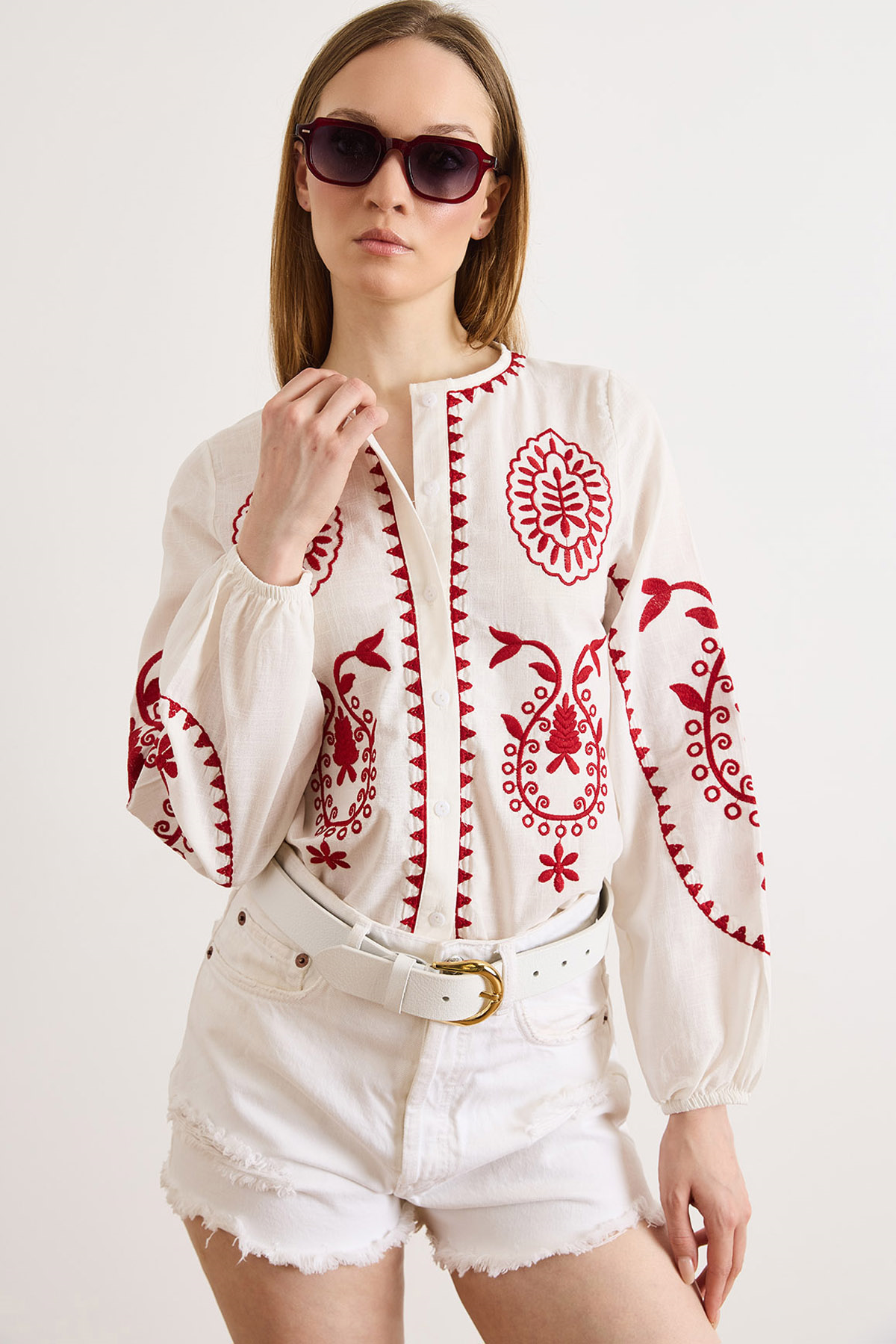 Bisiklet Yaka Nakışlı Boho Pamuk Gömlek Beyaz Kırmızı