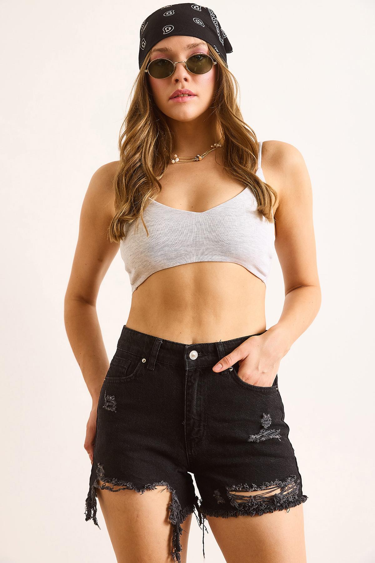 Cepli Lazer Kesim Mom Denim Şort Siyah