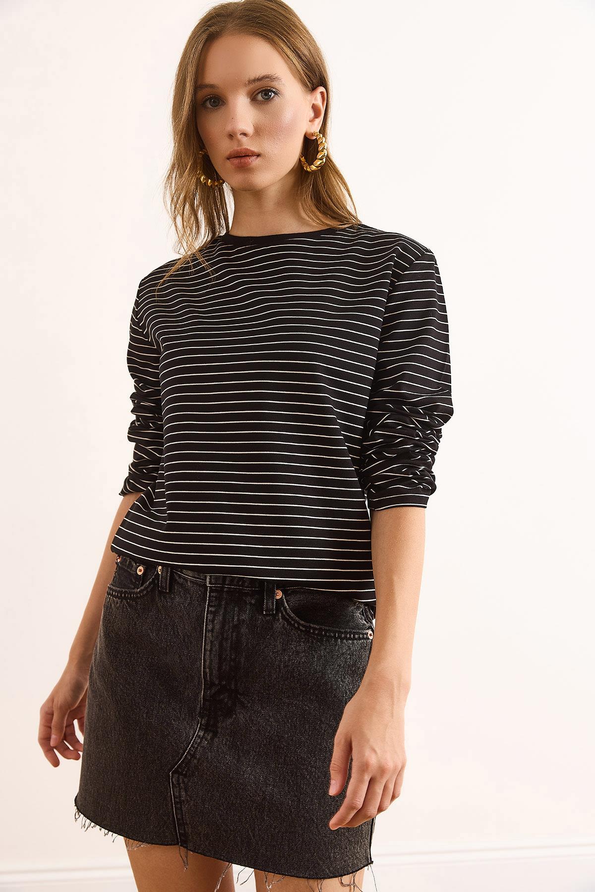 Çizgili Yumuşak Dokulu Basic Sweatshirt Siyah