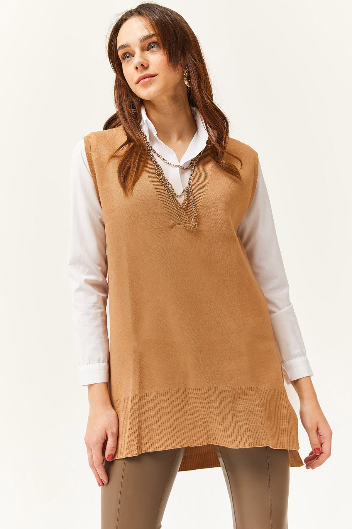 Derin V Yaka Triko Süveter Camel