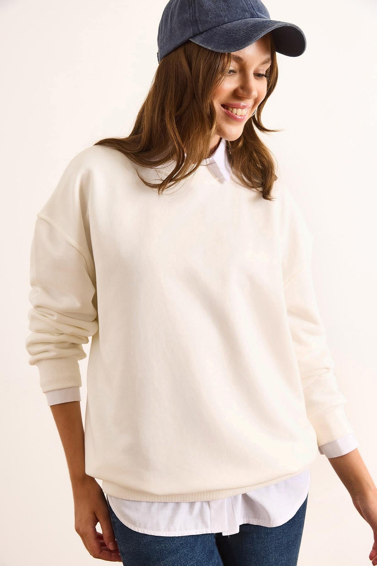 Dikiş Detaylı Kalın Şardonsuz Basic Sweatshirt Beyaz