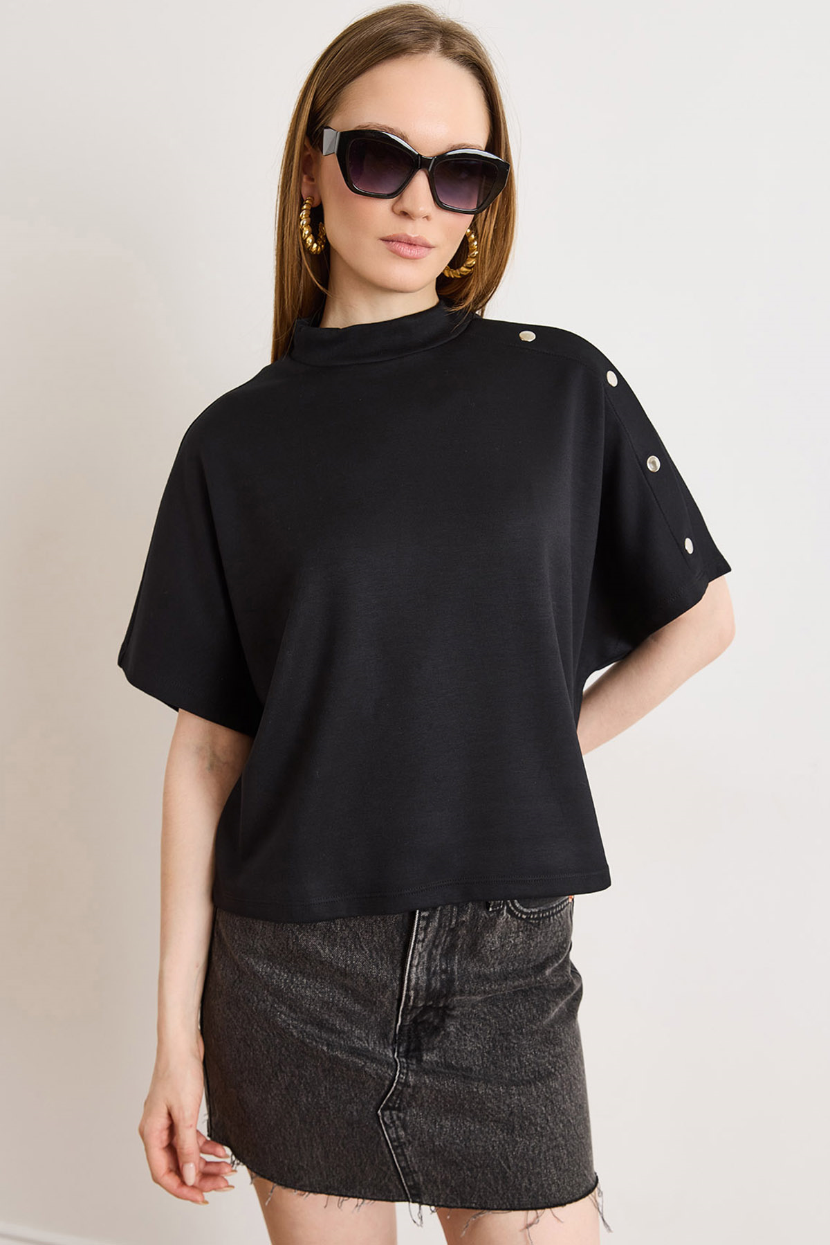 Düğme Detaylı Loose Fit Modal Tuşeli Tişört Siyah